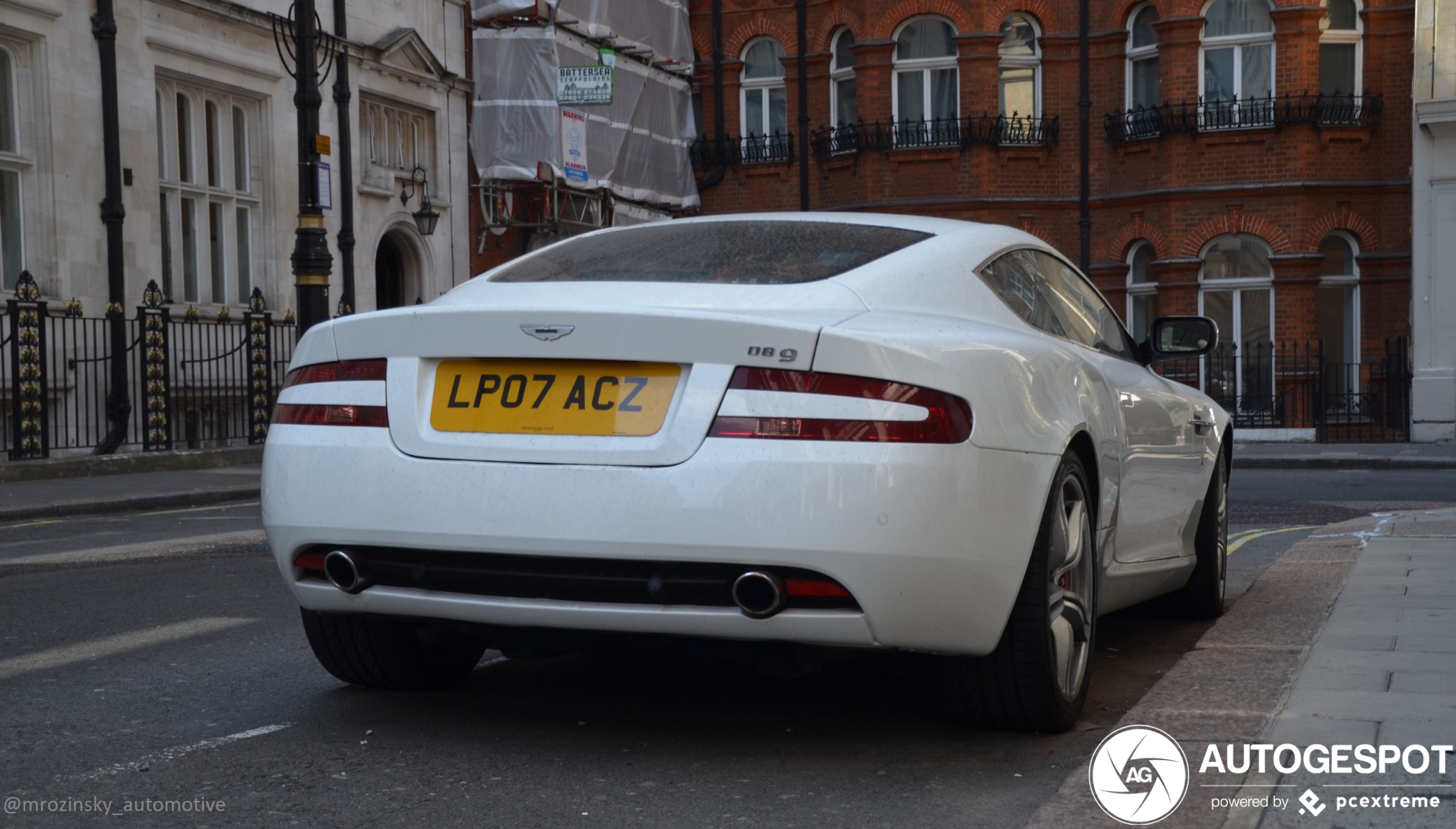 Aston Martin DB9