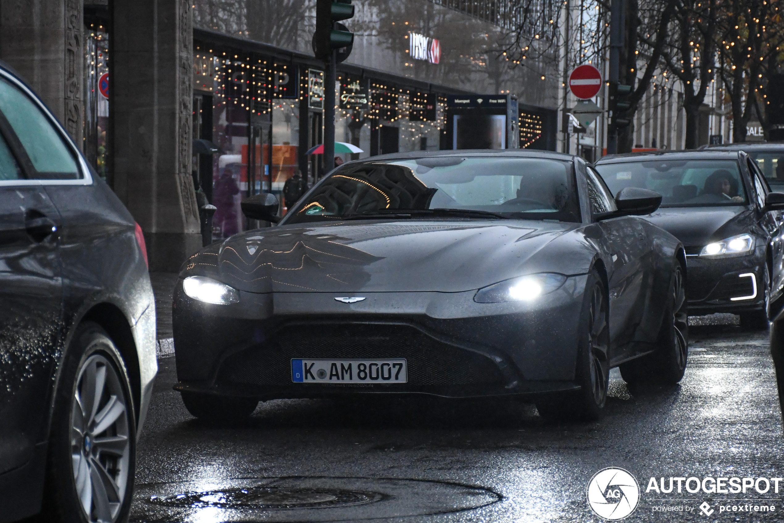 Aston Martin V8 Vantage 2018