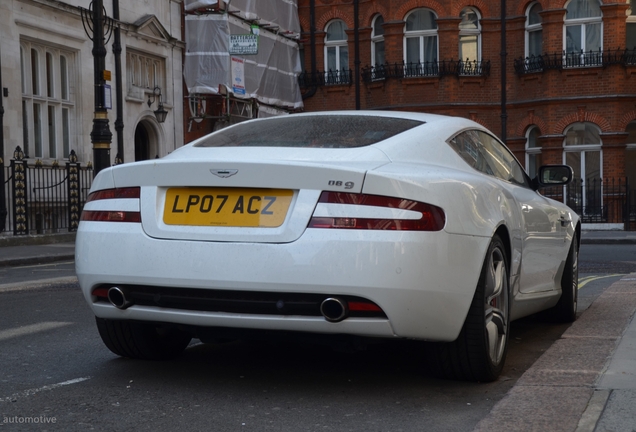 Aston Martin DB9