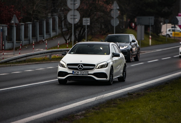 Mercedes-AMG A 45 W176 2015