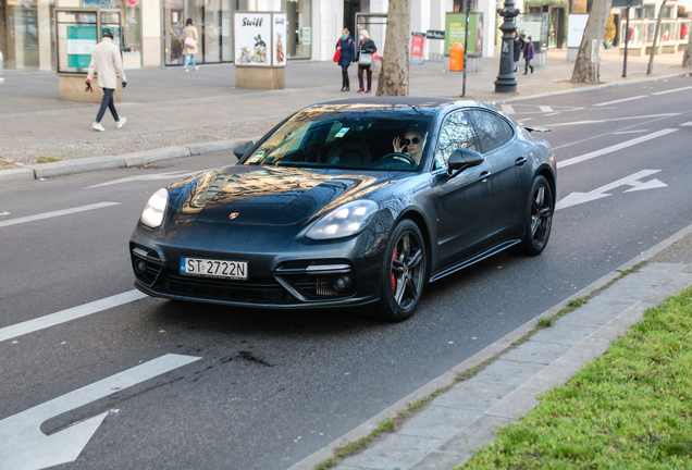 Porsche 971 Panamera Turbo