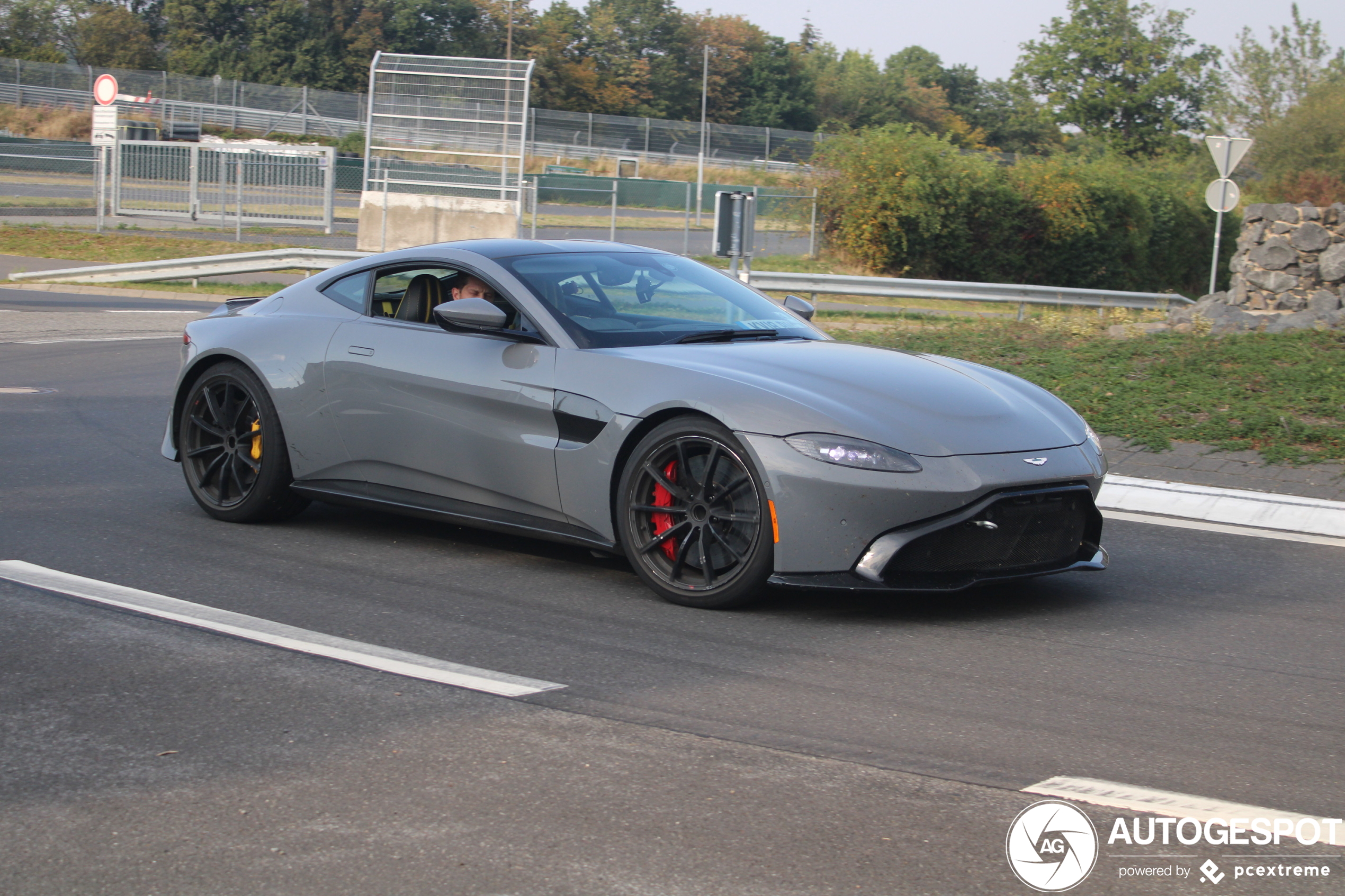 Aston Martin V8 Vantage 2018