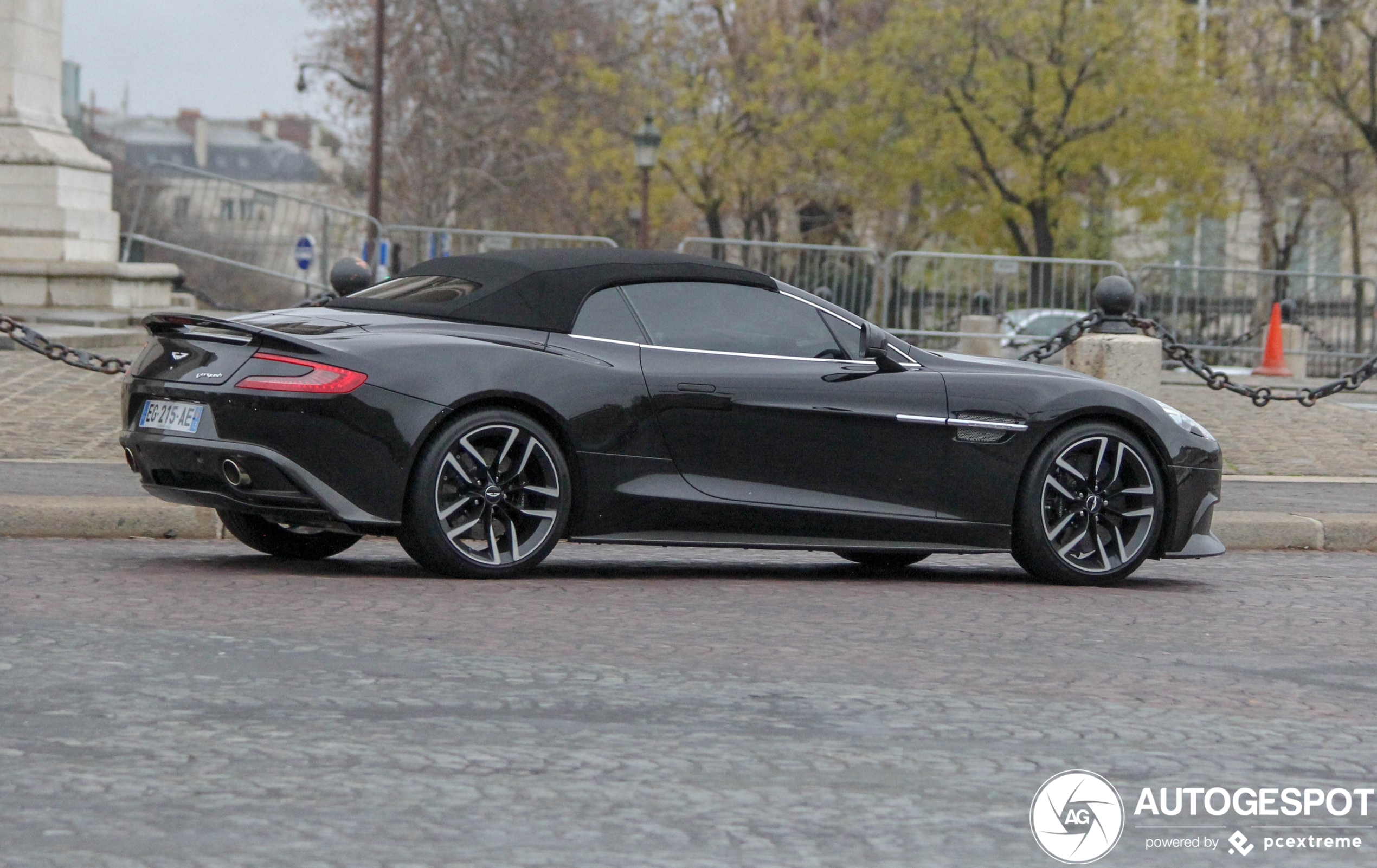 Aston Martin Vanquish Volante