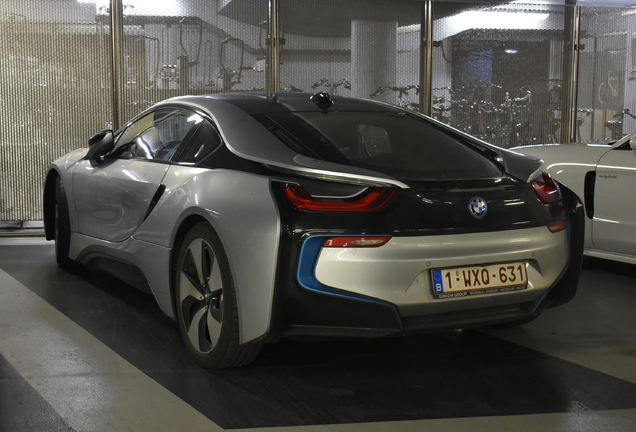 BMW i8