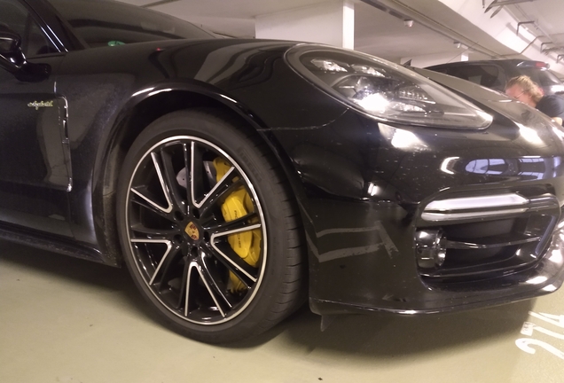 Porsche 971 Panamera Turbo S E-Hybrid Executive