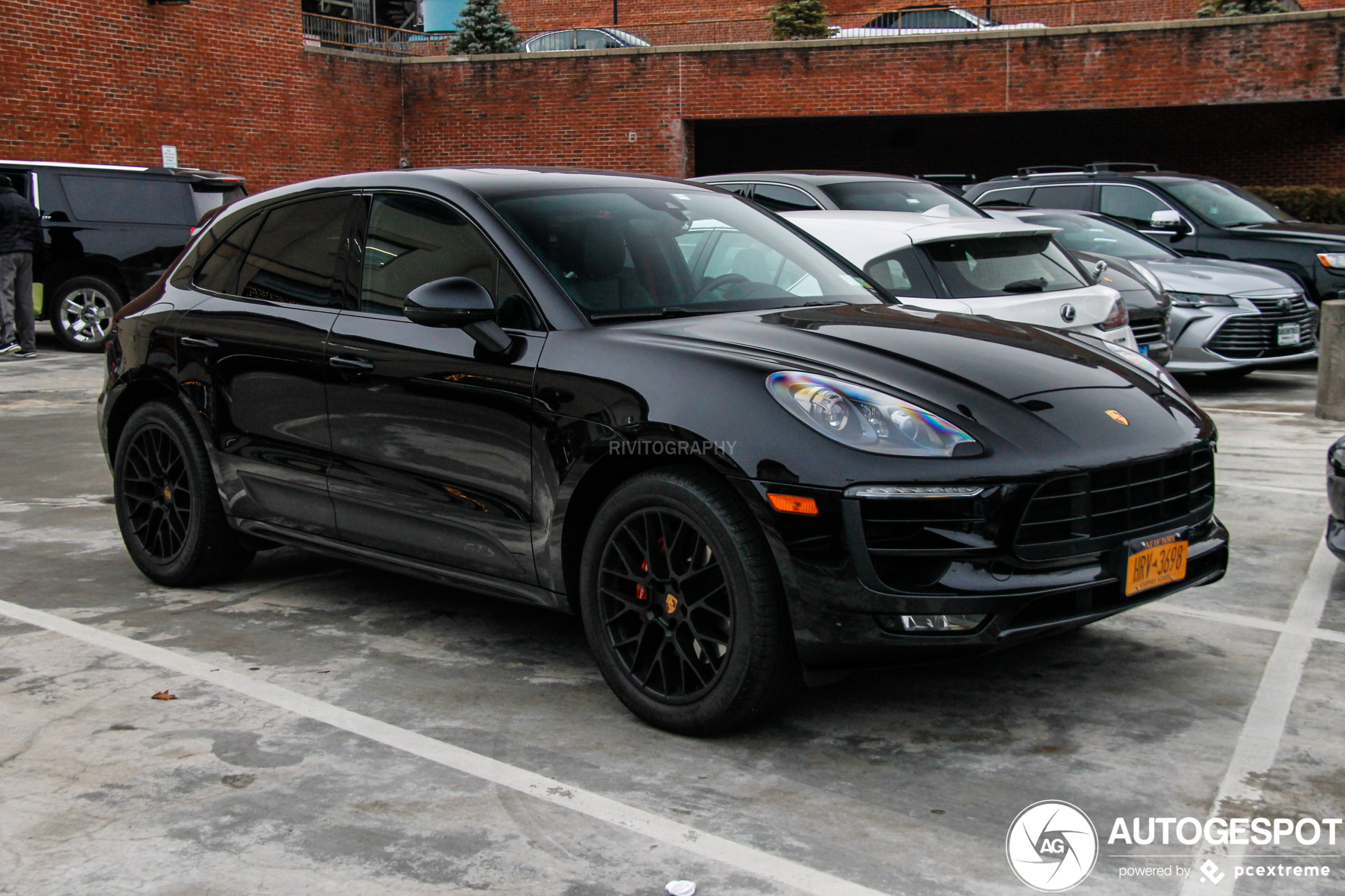 Porsche 95B Macan GTS