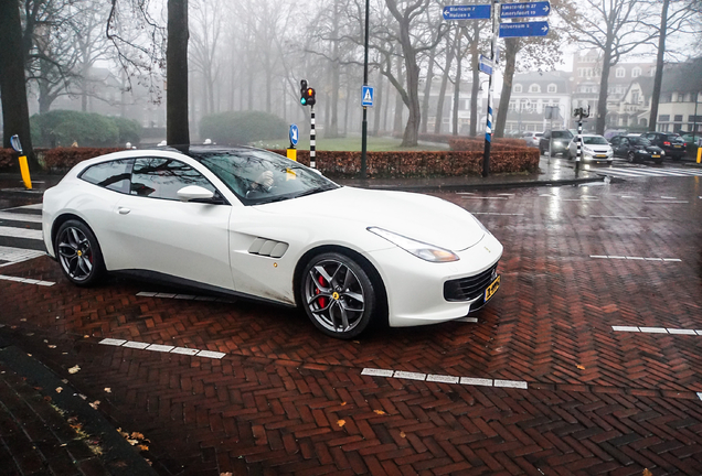 Ferrari GTC4Lusso T