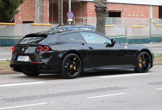 Ferrari GTC4Lusso T