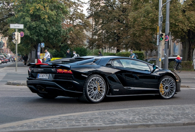 Lamborghini Aventador S LP740-4