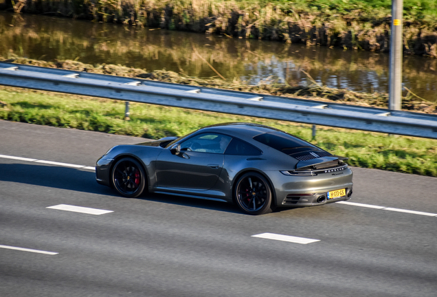 Porsche 992 Carrera 4S