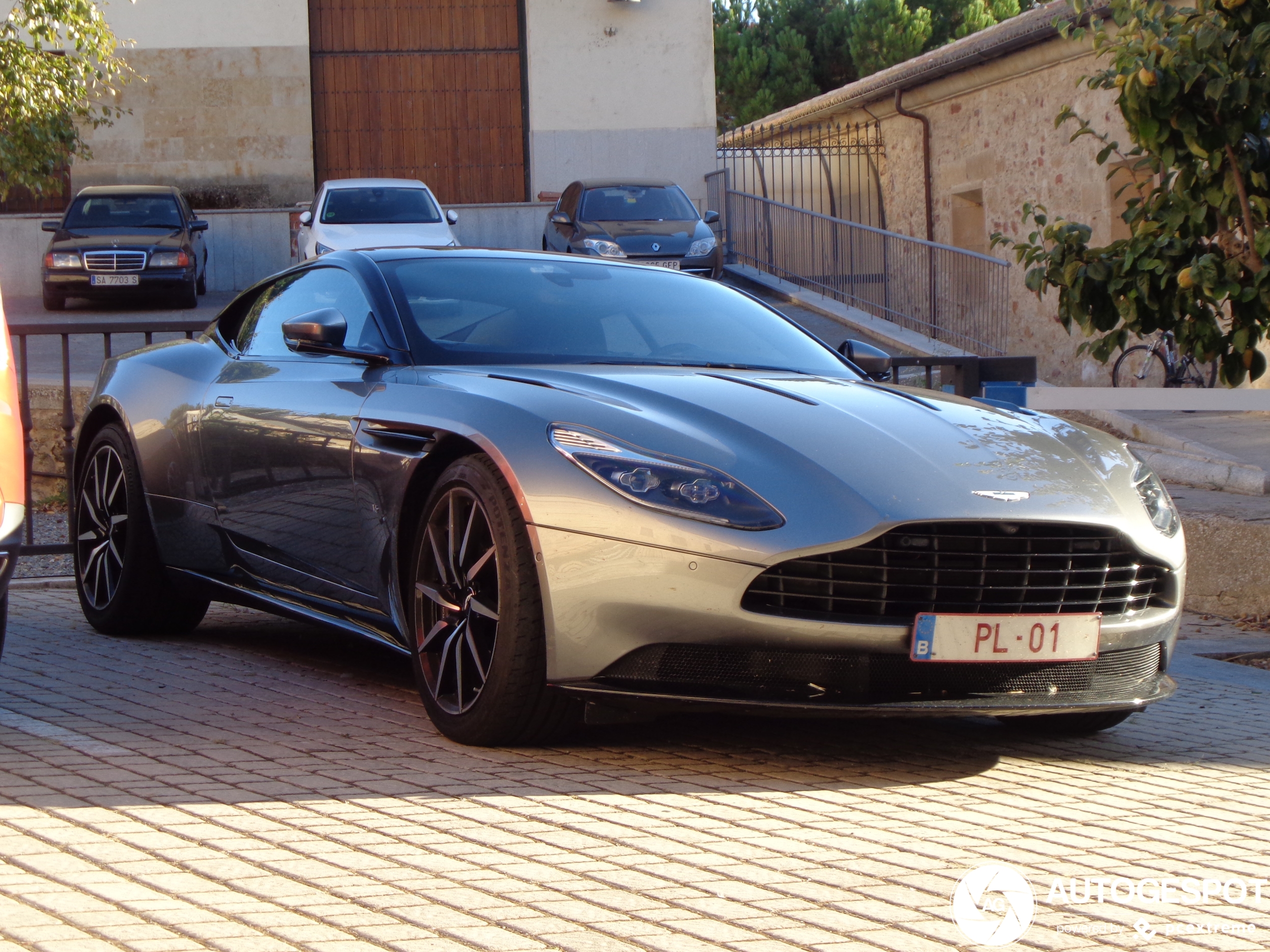 Aston Martin DB11