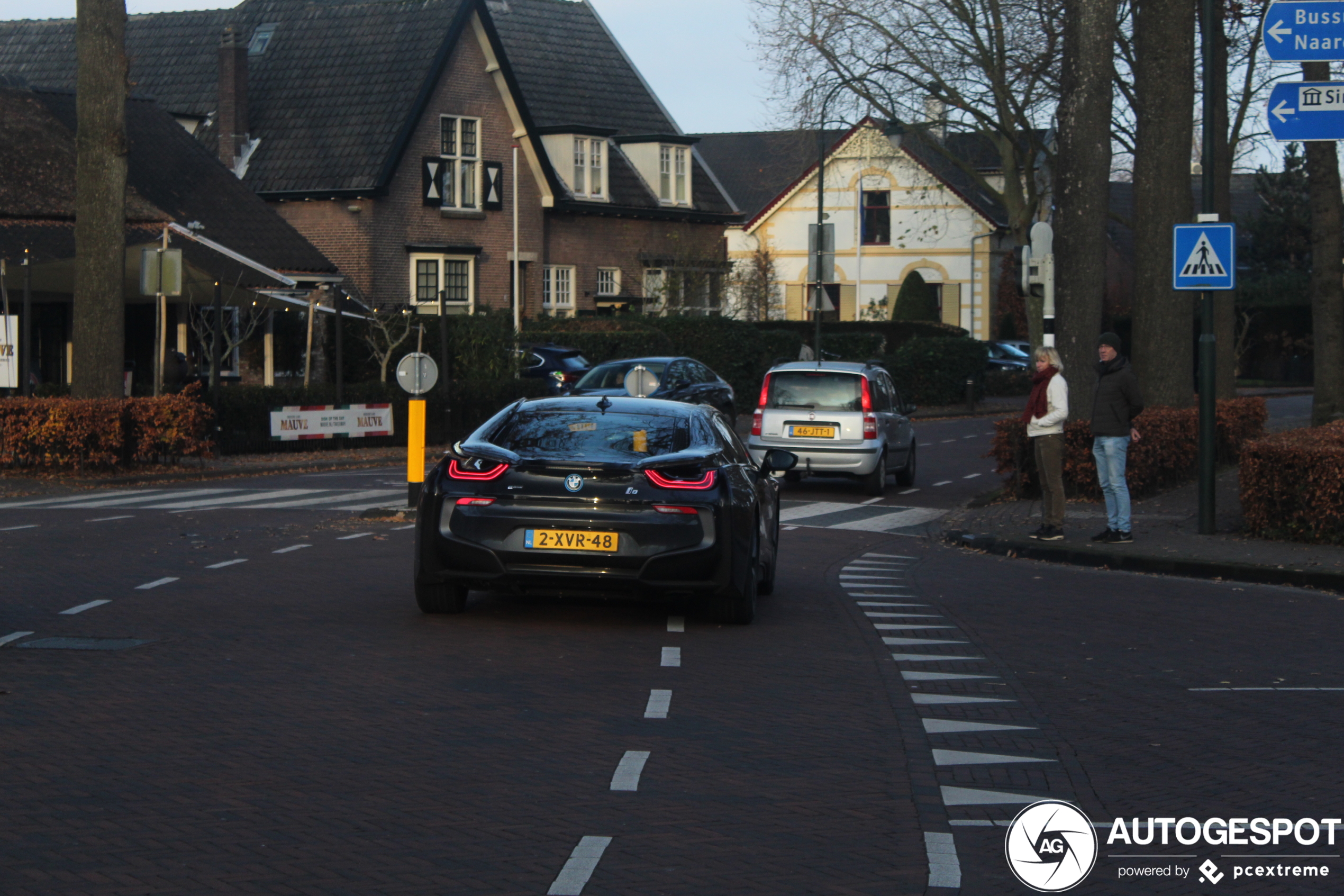 BMW i8