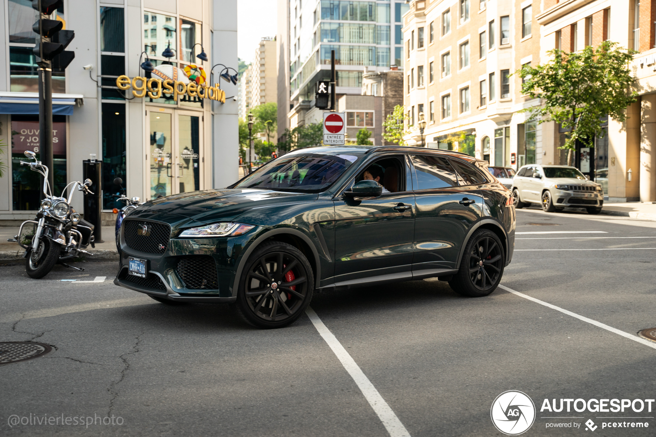 Jaguar F-PACE SVR