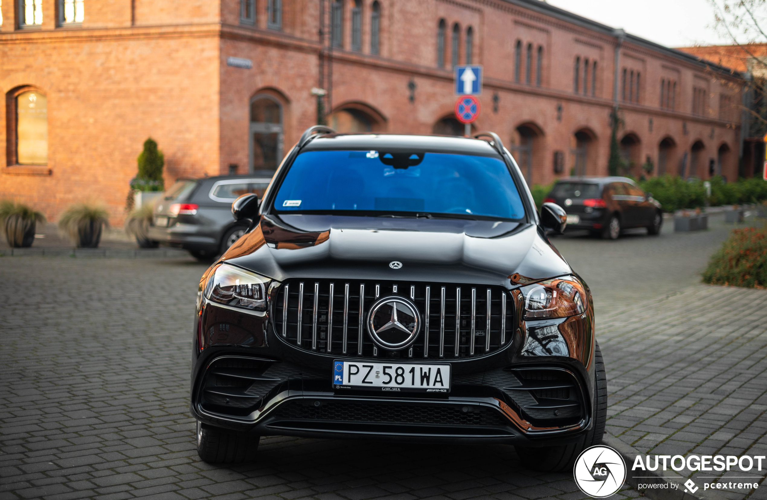 Mercedes-AMG GLS 63 is voorzien van putdeksels