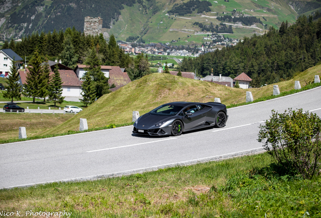 Lamborghini Huracán LP640-4 EVO