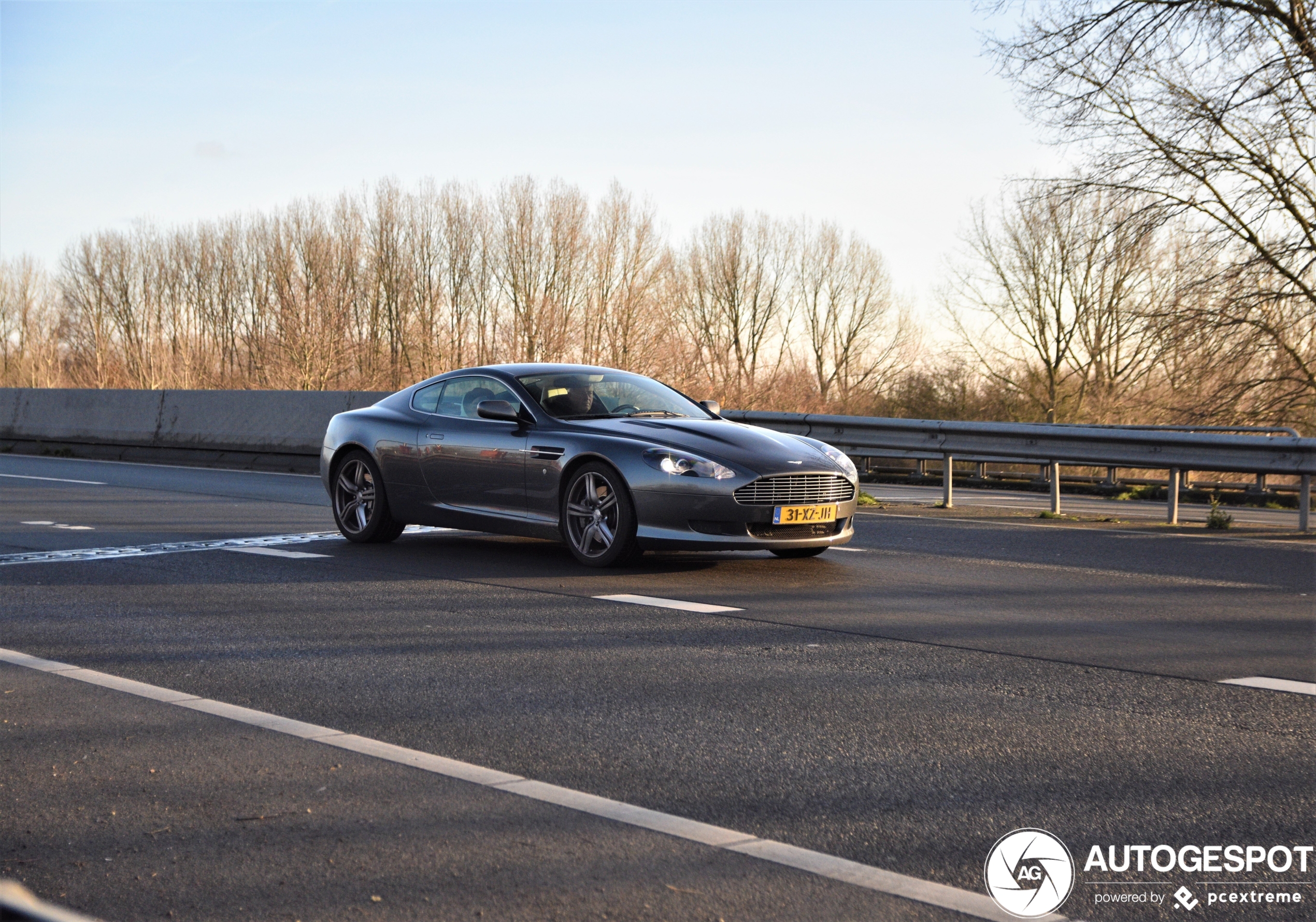 Aston Martin DB9