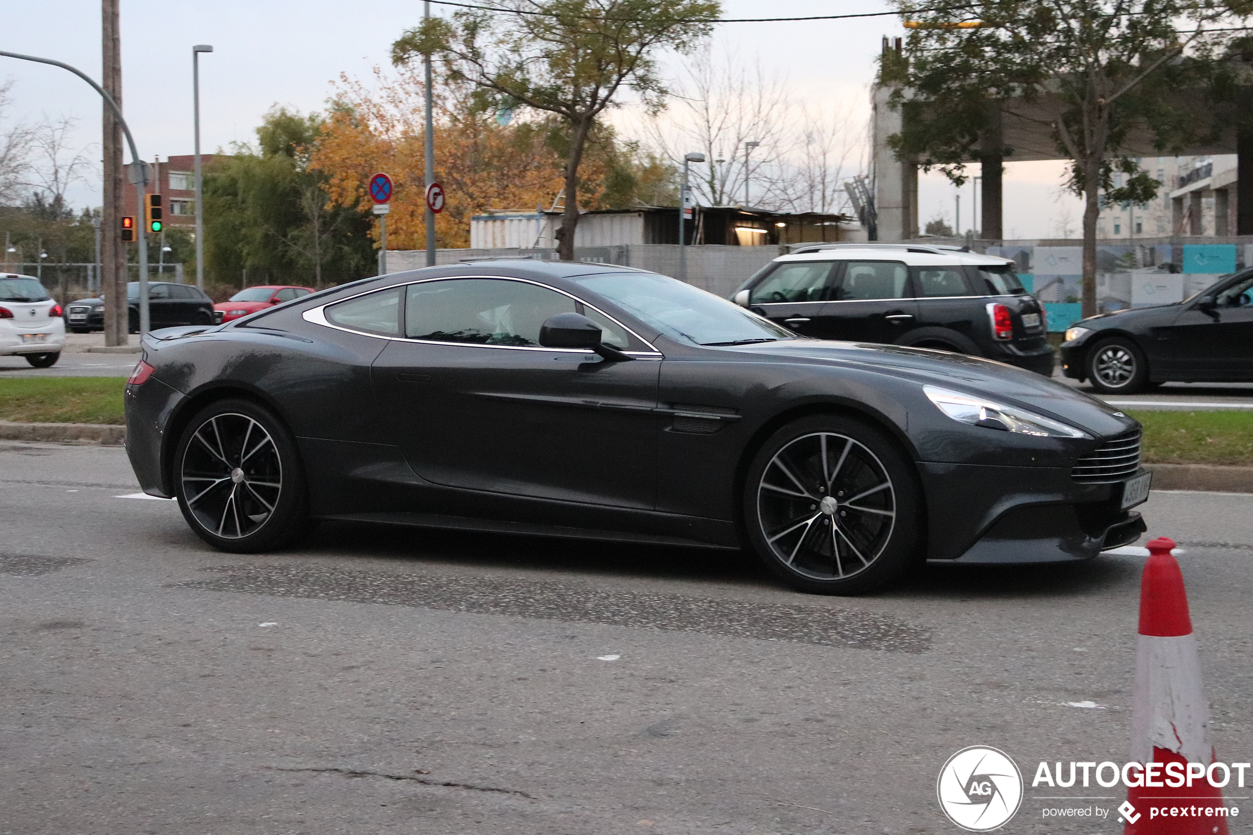 Aston Martin Vanquish 2013