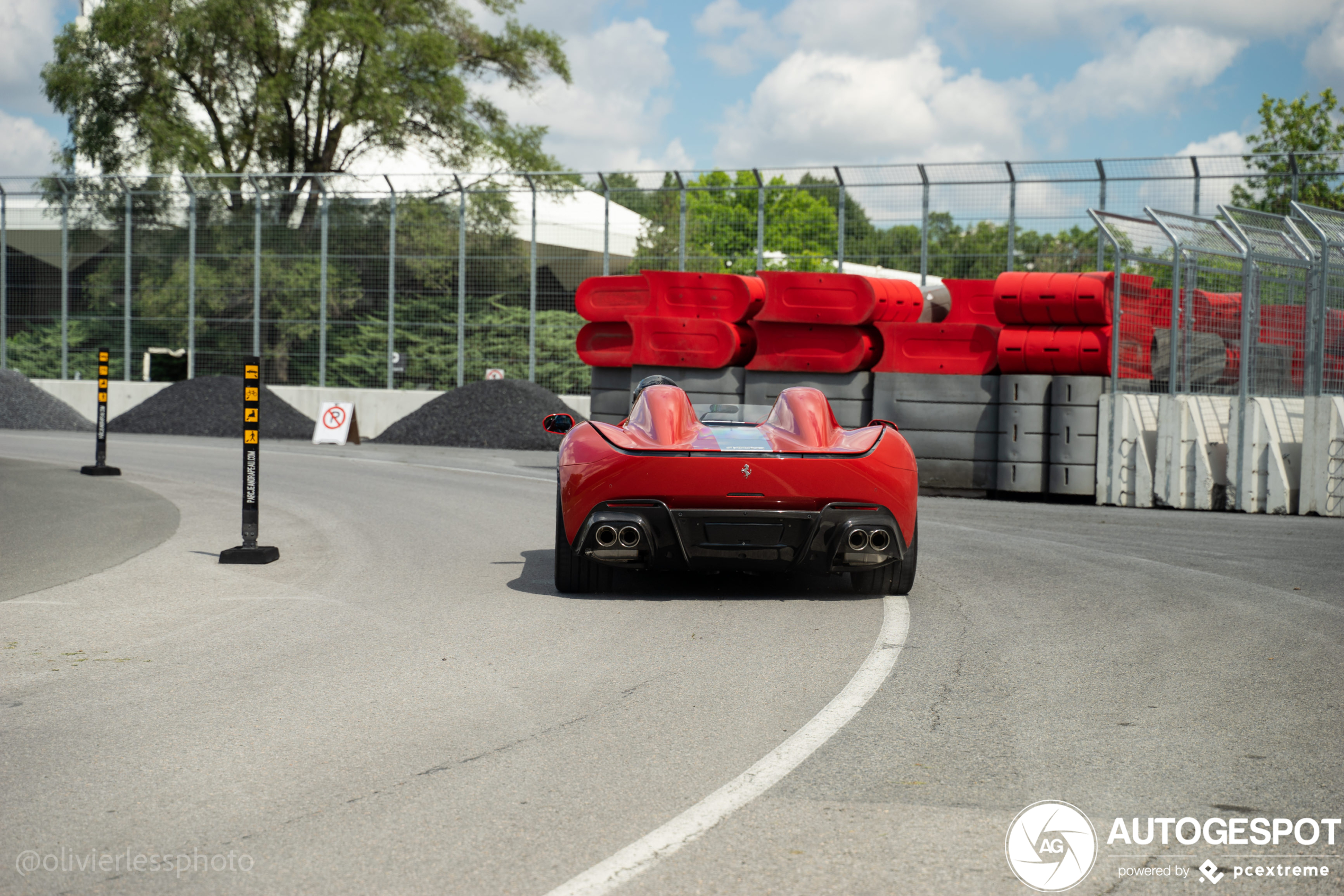 Ferrari Monza SP2 leeft zich uit op stratencircuit