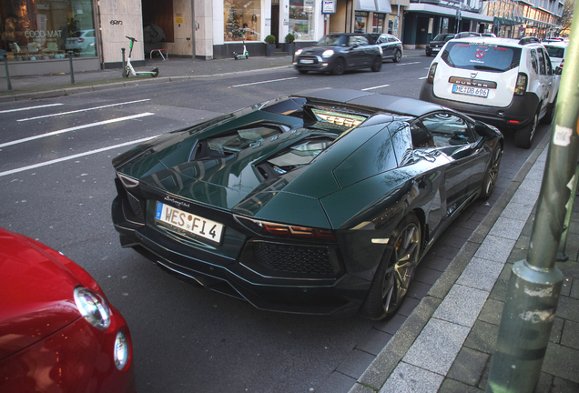 Lamborghini Aventador LP700-4 Roadster