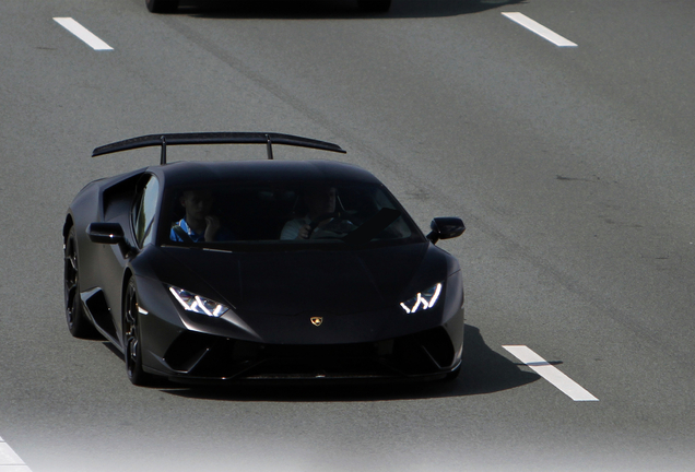 Lamborghini Huracán LP640-4 Performante