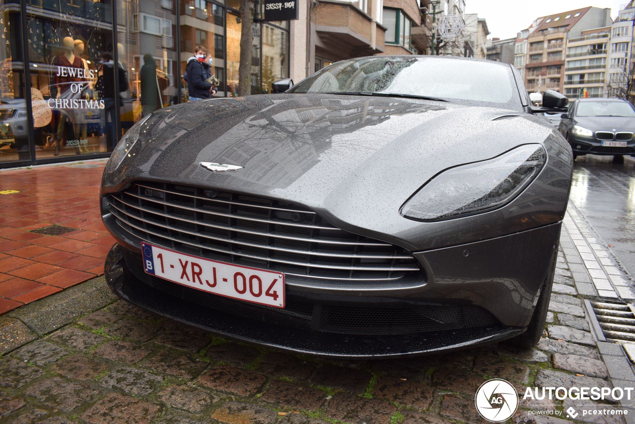 Aston Martin DB11 V8