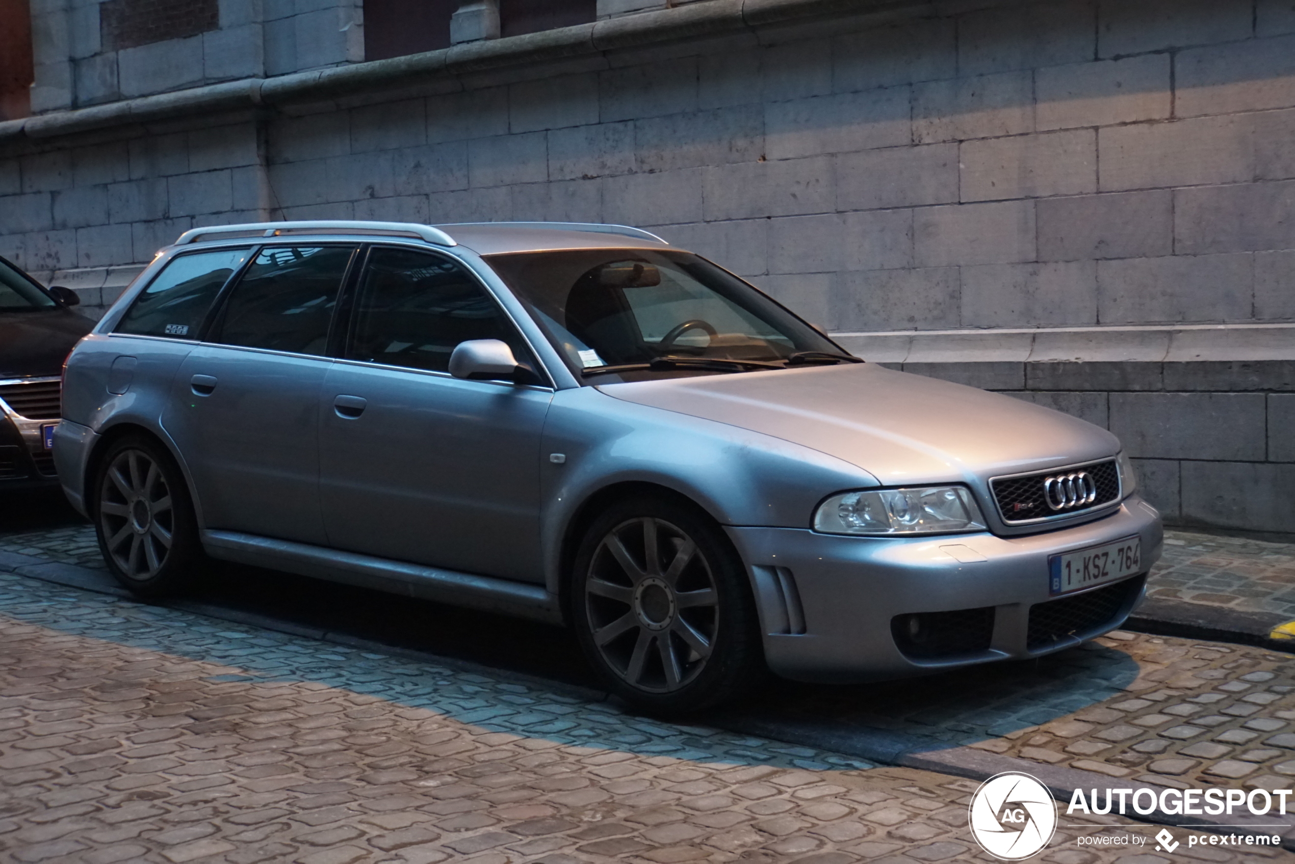 Audi RS4 Avant B5