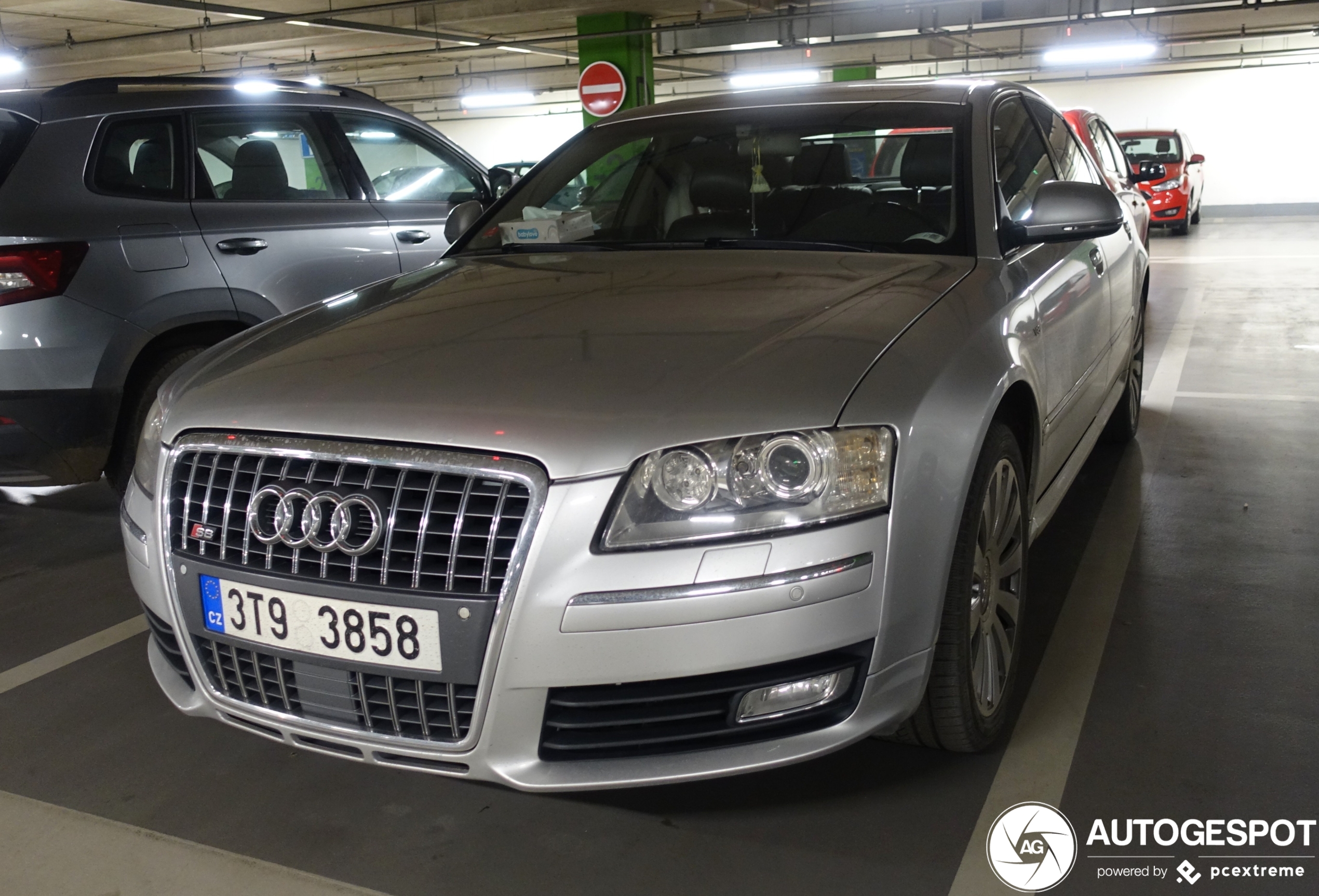 Audi S8 D3