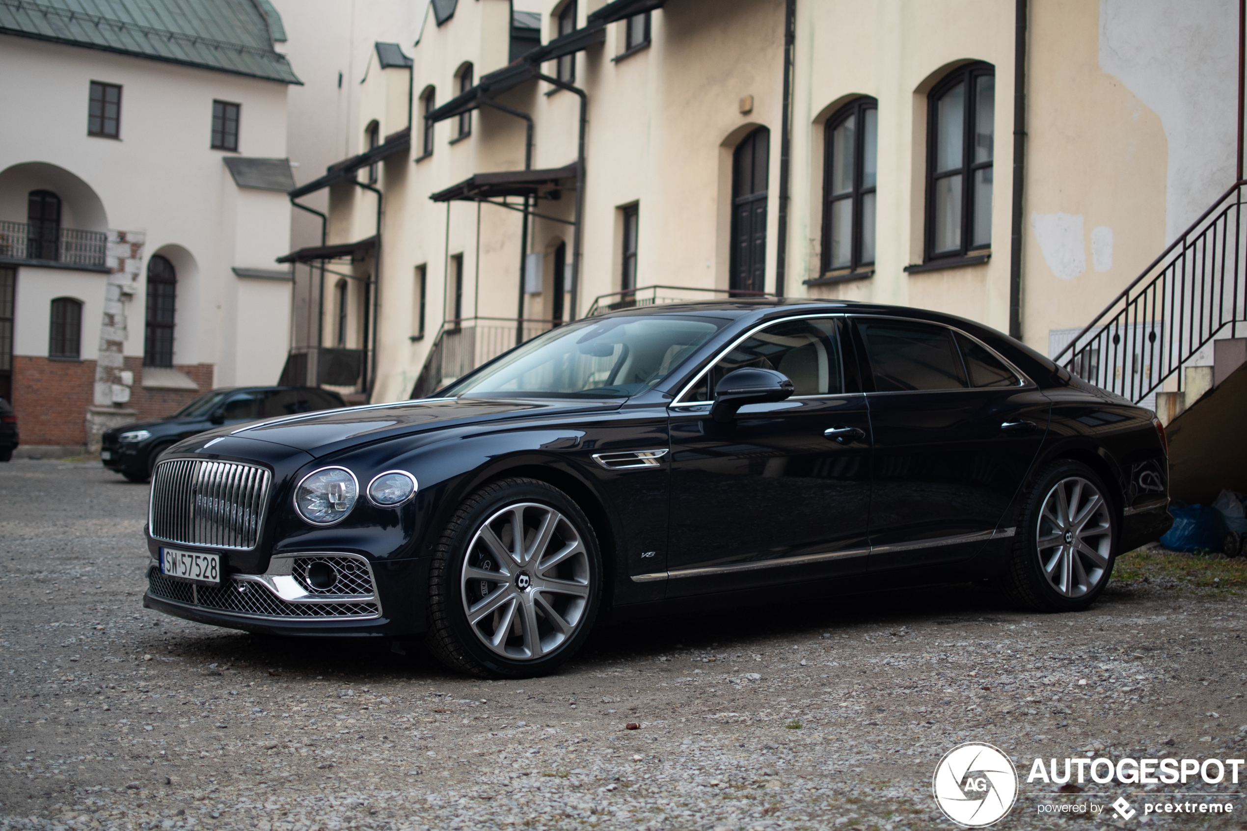 Bentley Flying Spur V8 2021