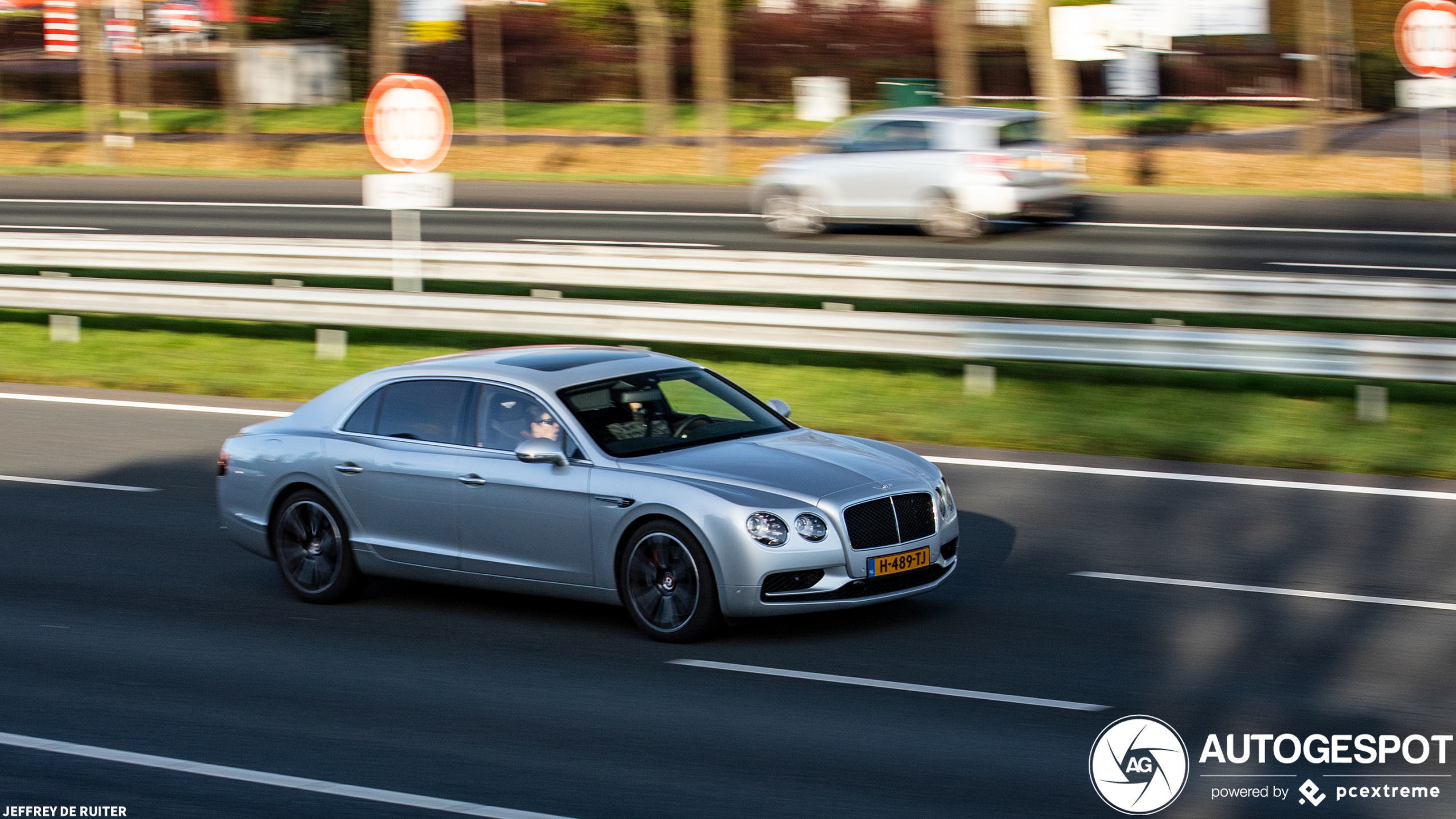 Bentley Flying Spur V8 S