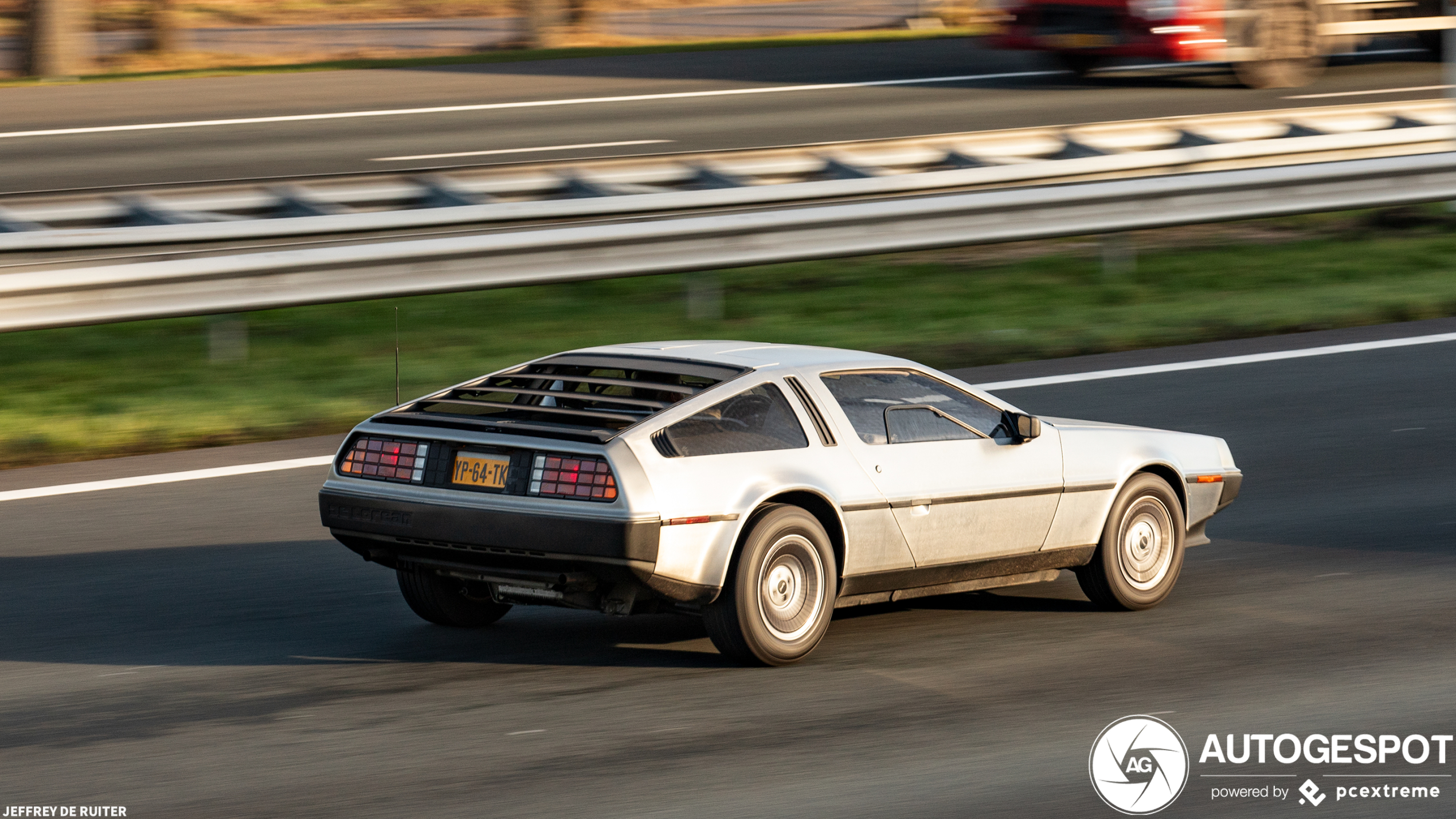 DeLorean DMC-12