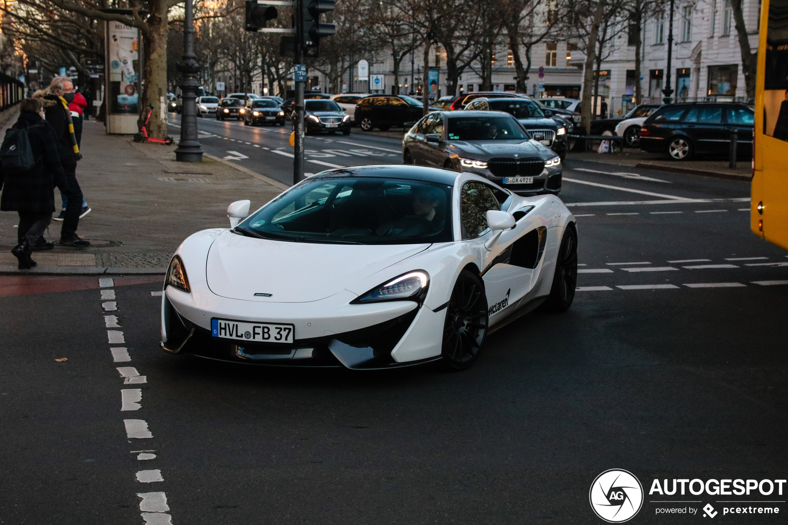 McLaren 570S