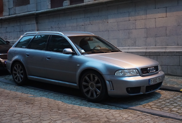 Audi RS4 Avant B5