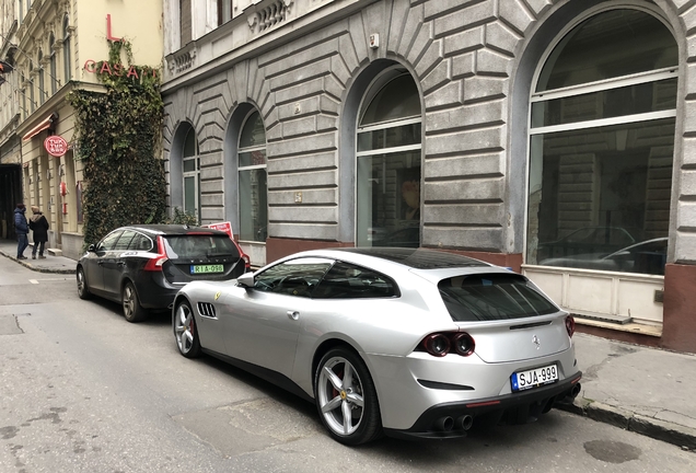 Ferrari GTC4Lusso