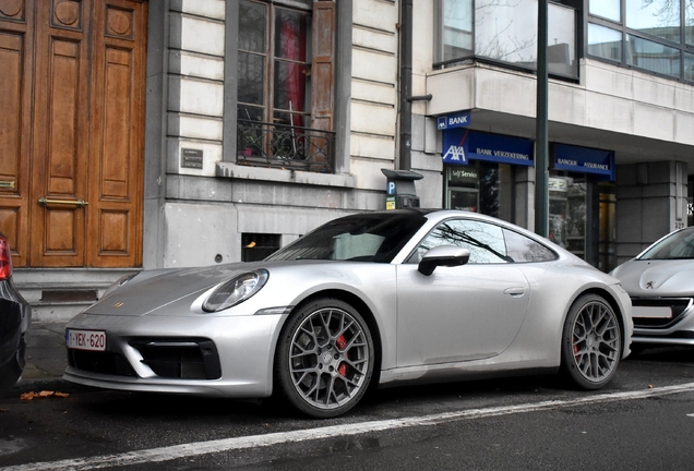 Porsche 992 Carrera 4S