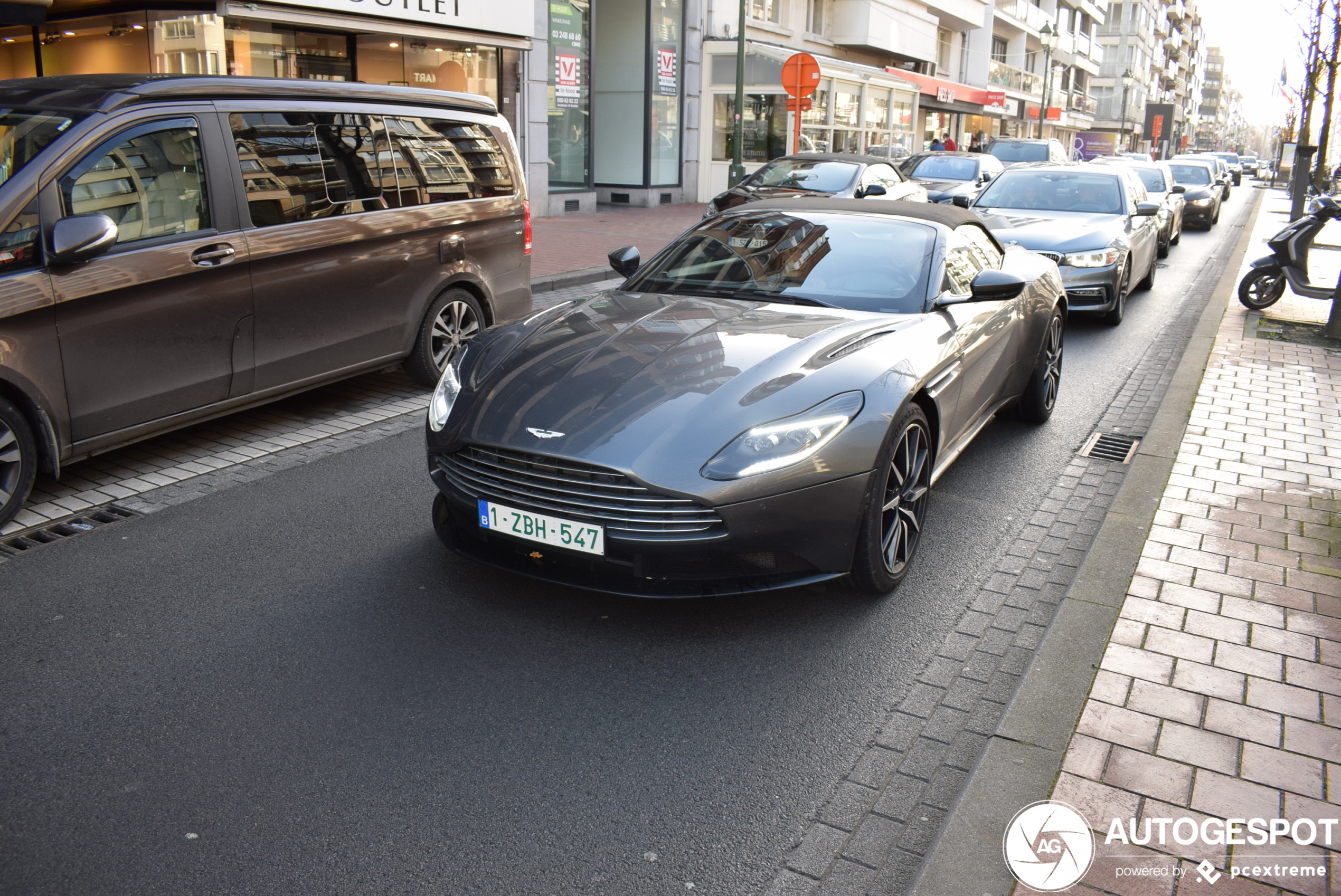 Aston Martin DB11 V8 Volante