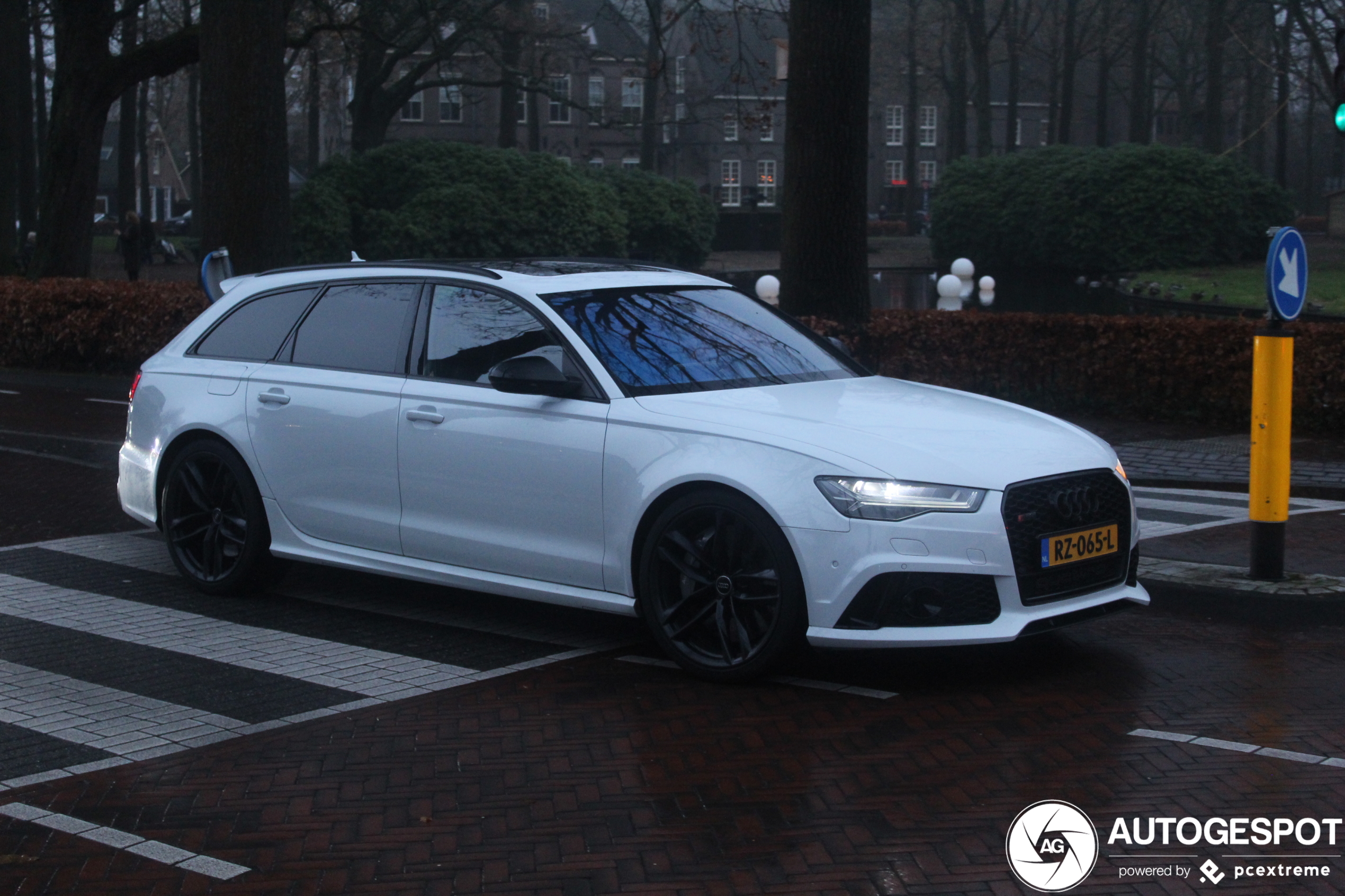 Audi RS6 Avant C7 2015