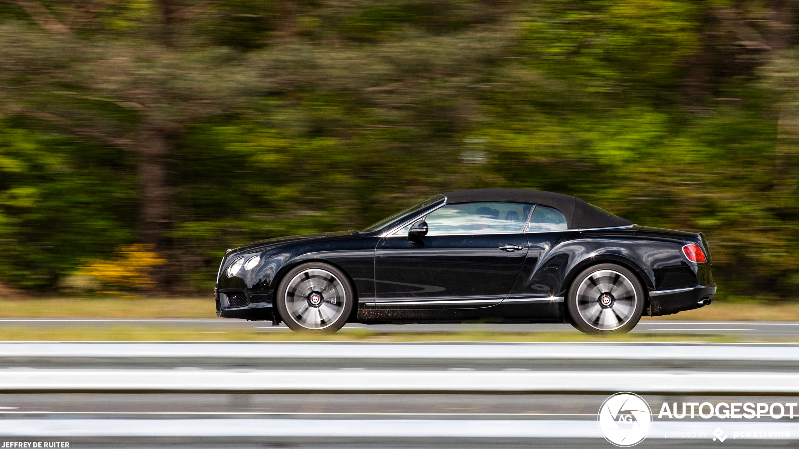 Bentley Continental GTC V8