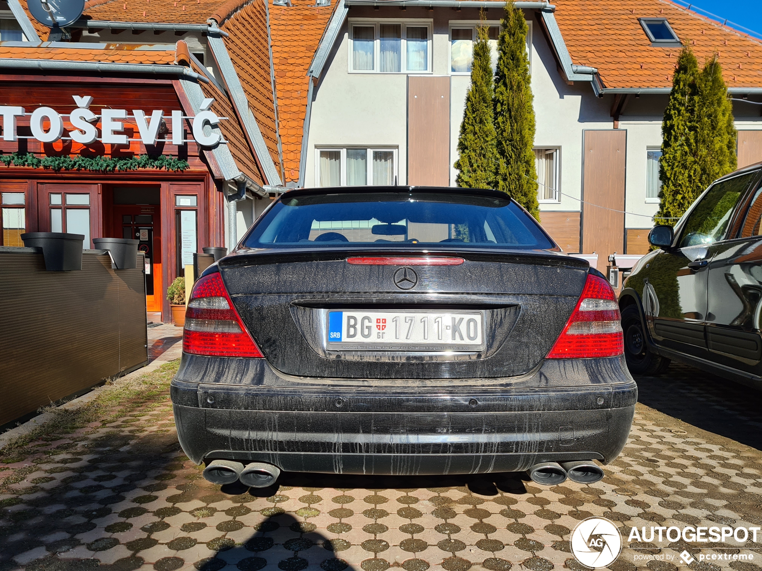 Mercedes-Benz E 55 AMG