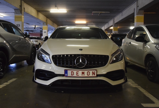 Mercedes-AMG A 45 W176 2015