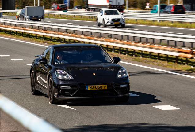 Porsche 971 Panamera Turbo