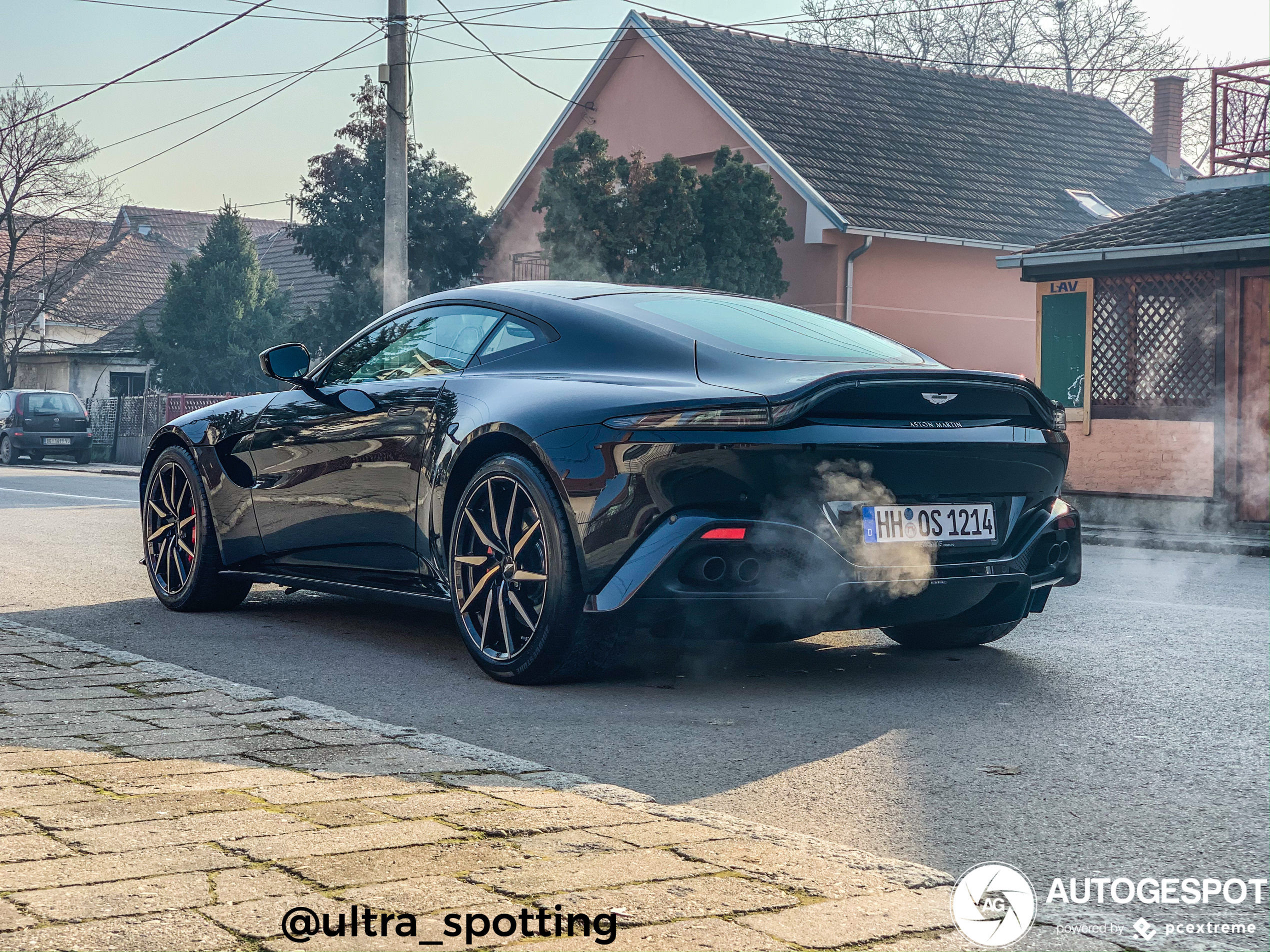 Aston Martin V8 Vantage 2018