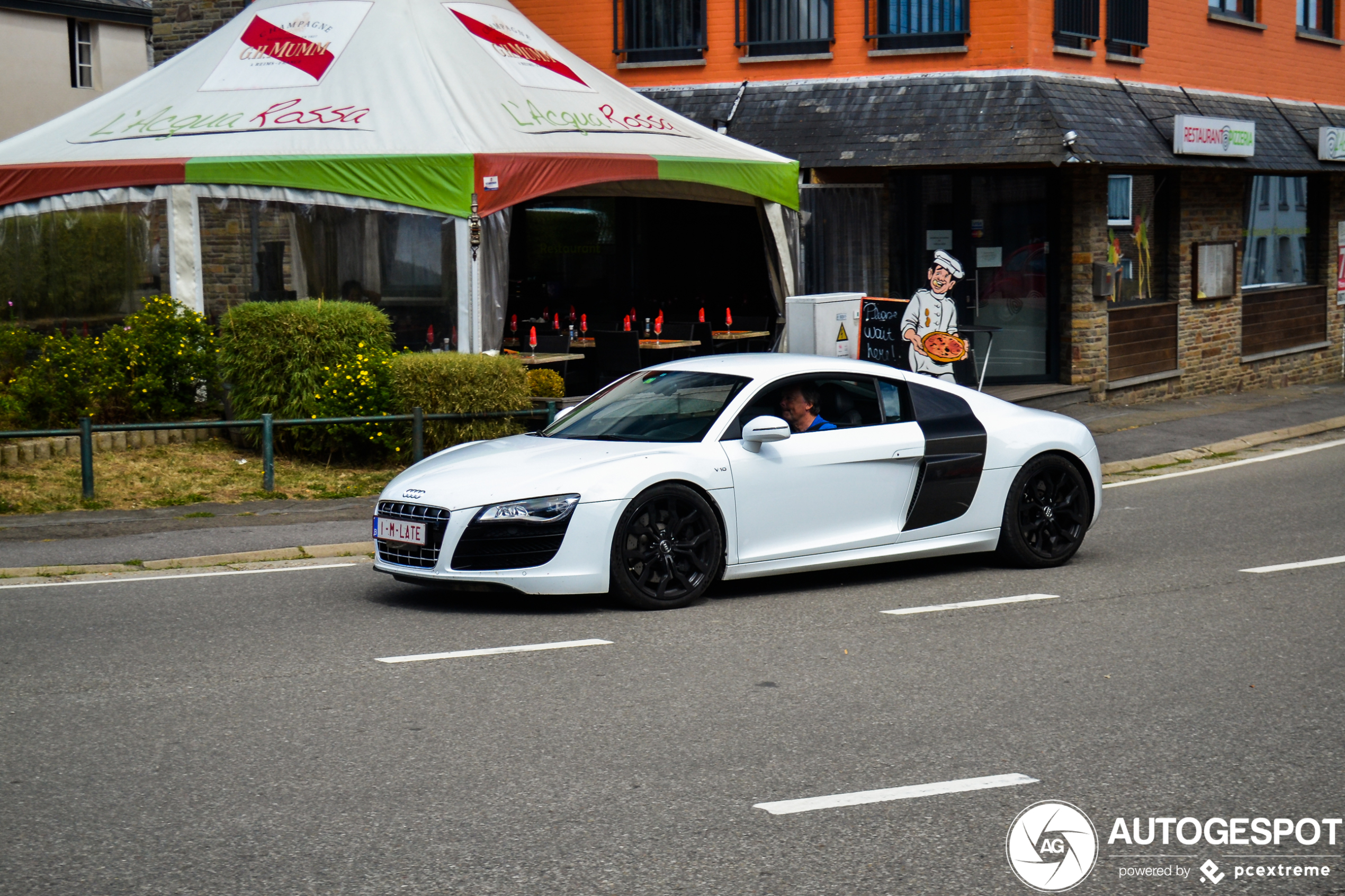 Audi R8 V10