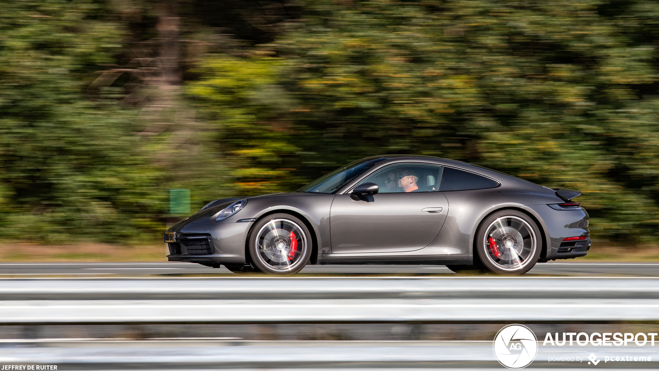 Porsche 992 Carrera 4S