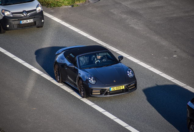 Porsche 992 Carrera 4S Cabriolet