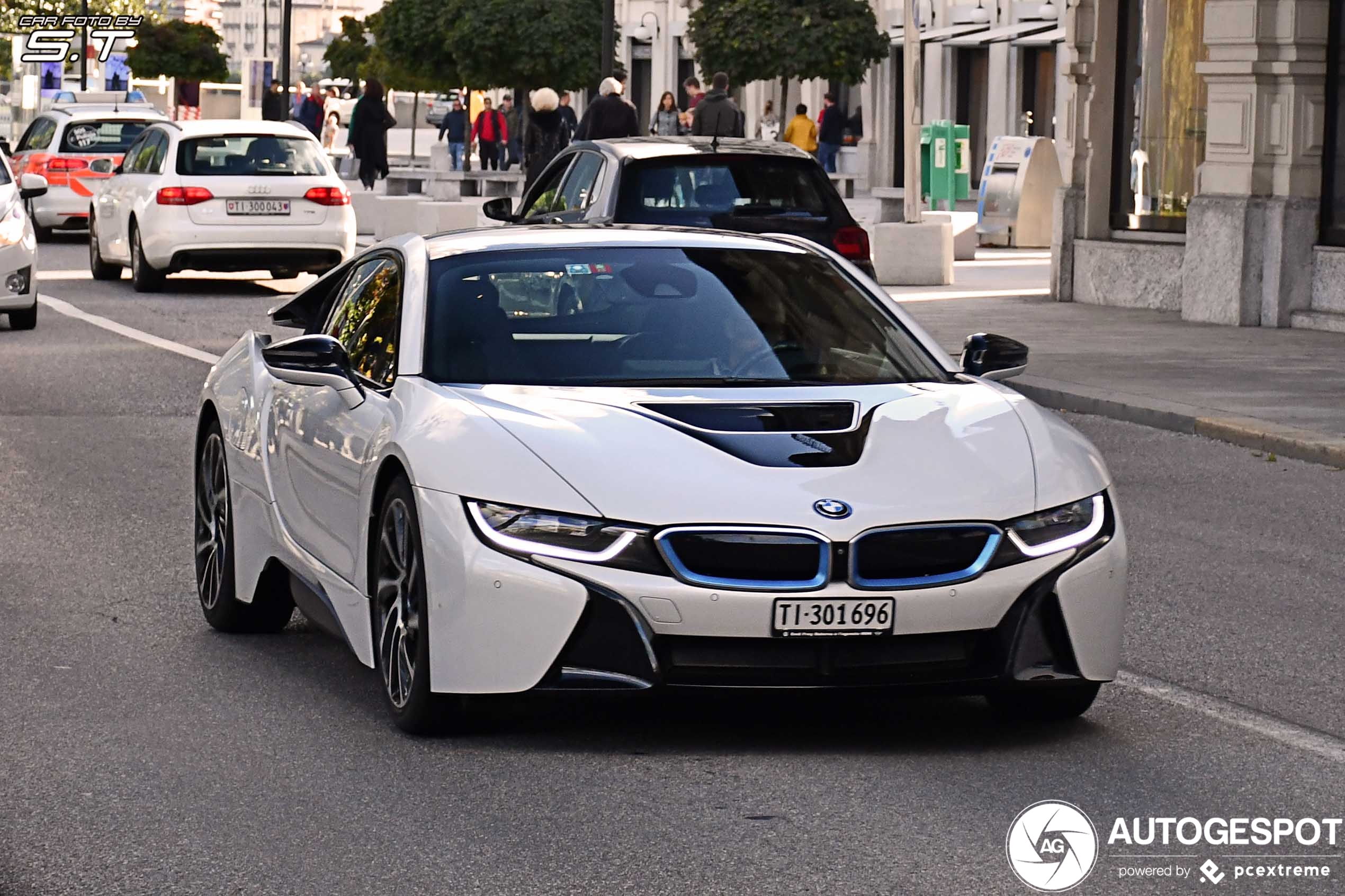 BMW i8