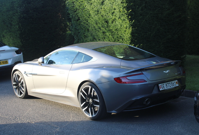 Aston Martin Vanquish 2013