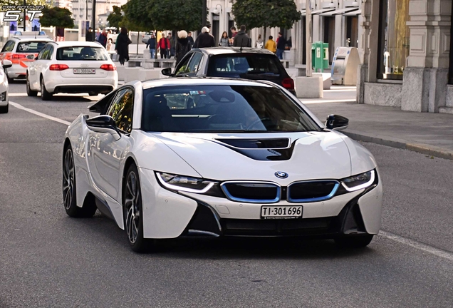 BMW i8