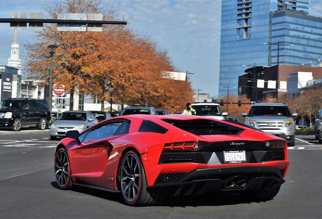 Lamborghini Aventador S LP740-4