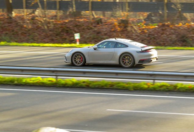 Porsche 992 Carrera 4S