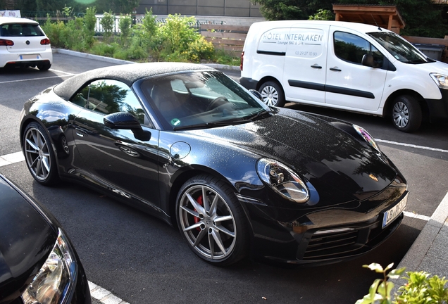 Porsche 992 Carrera 4S Cabriolet